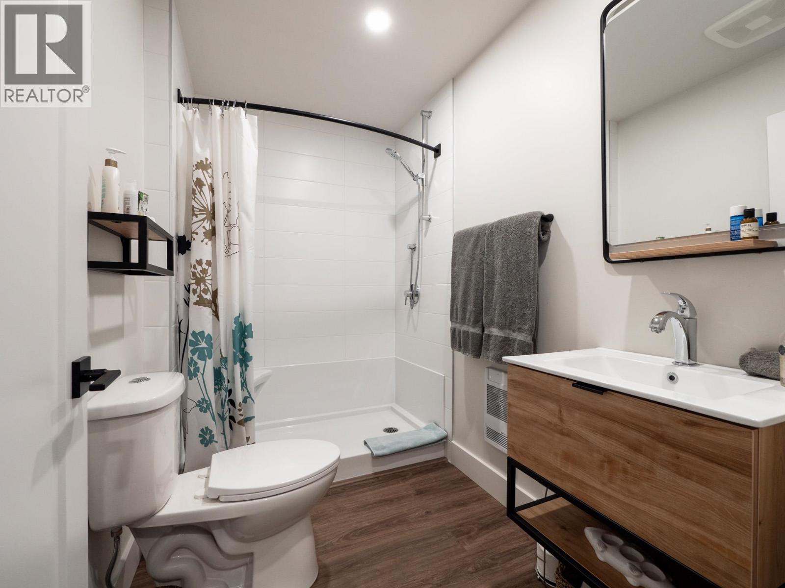 655 Dougall Road Property Photo 17