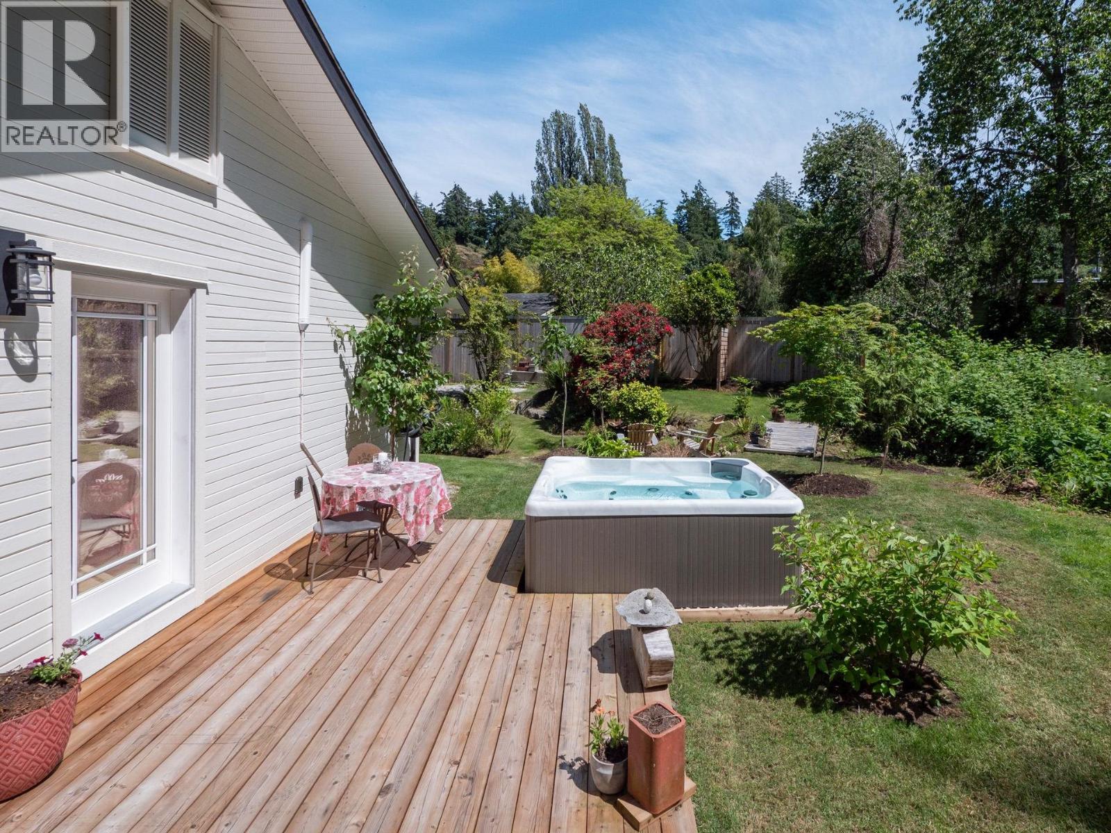 655 Dougall Road Property Photo 23
