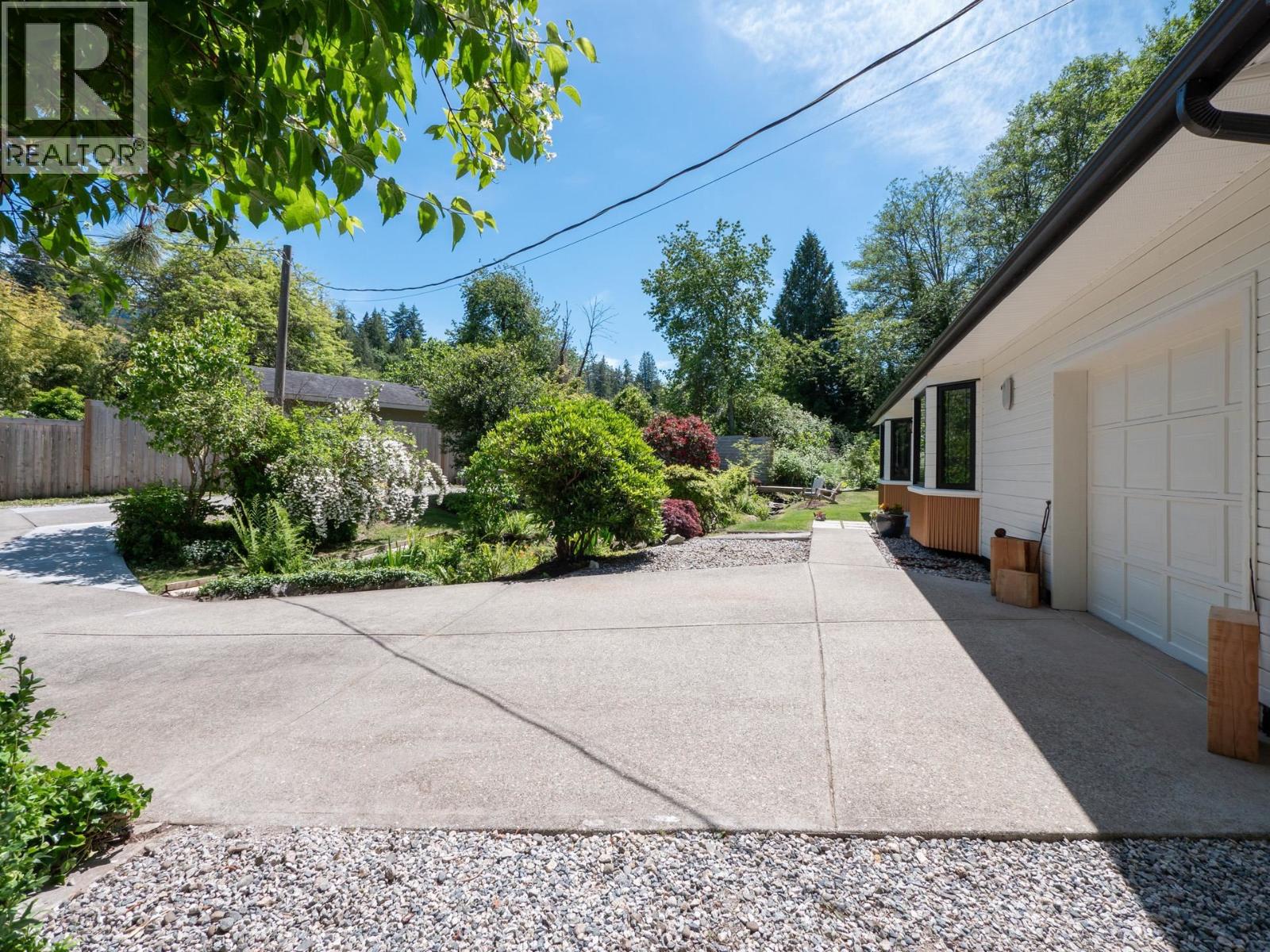 655 Dougall Road Property Photo 27