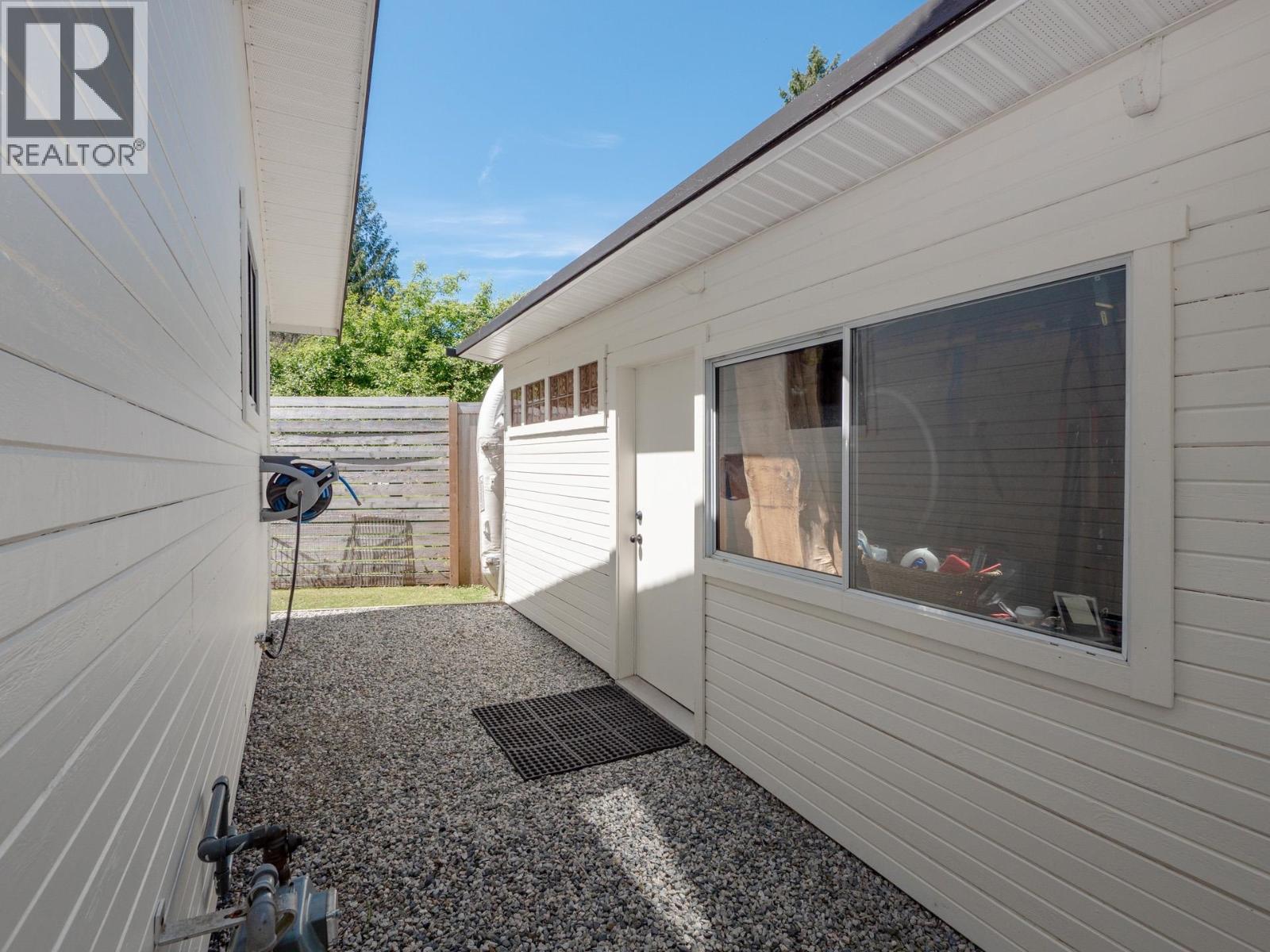 655 Dougall Road Property Photo 29