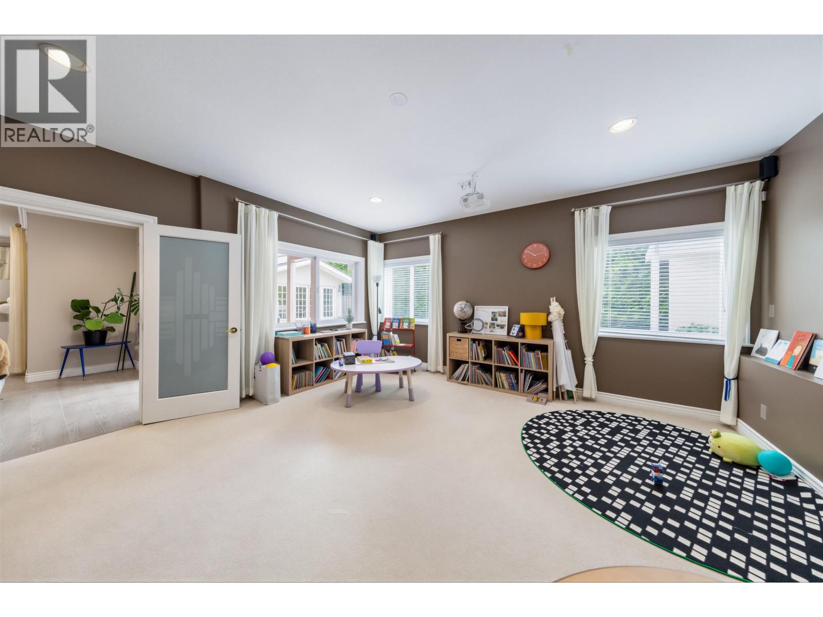 3086 Carousel Court Property Photo 28