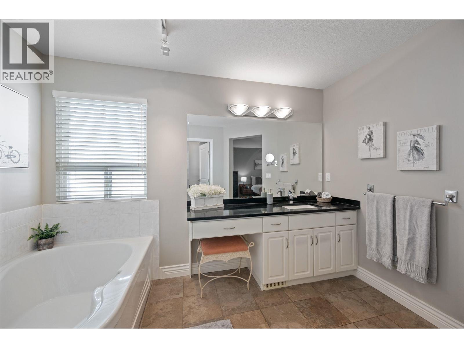 3277 Chartwell Grn Property Photo 26