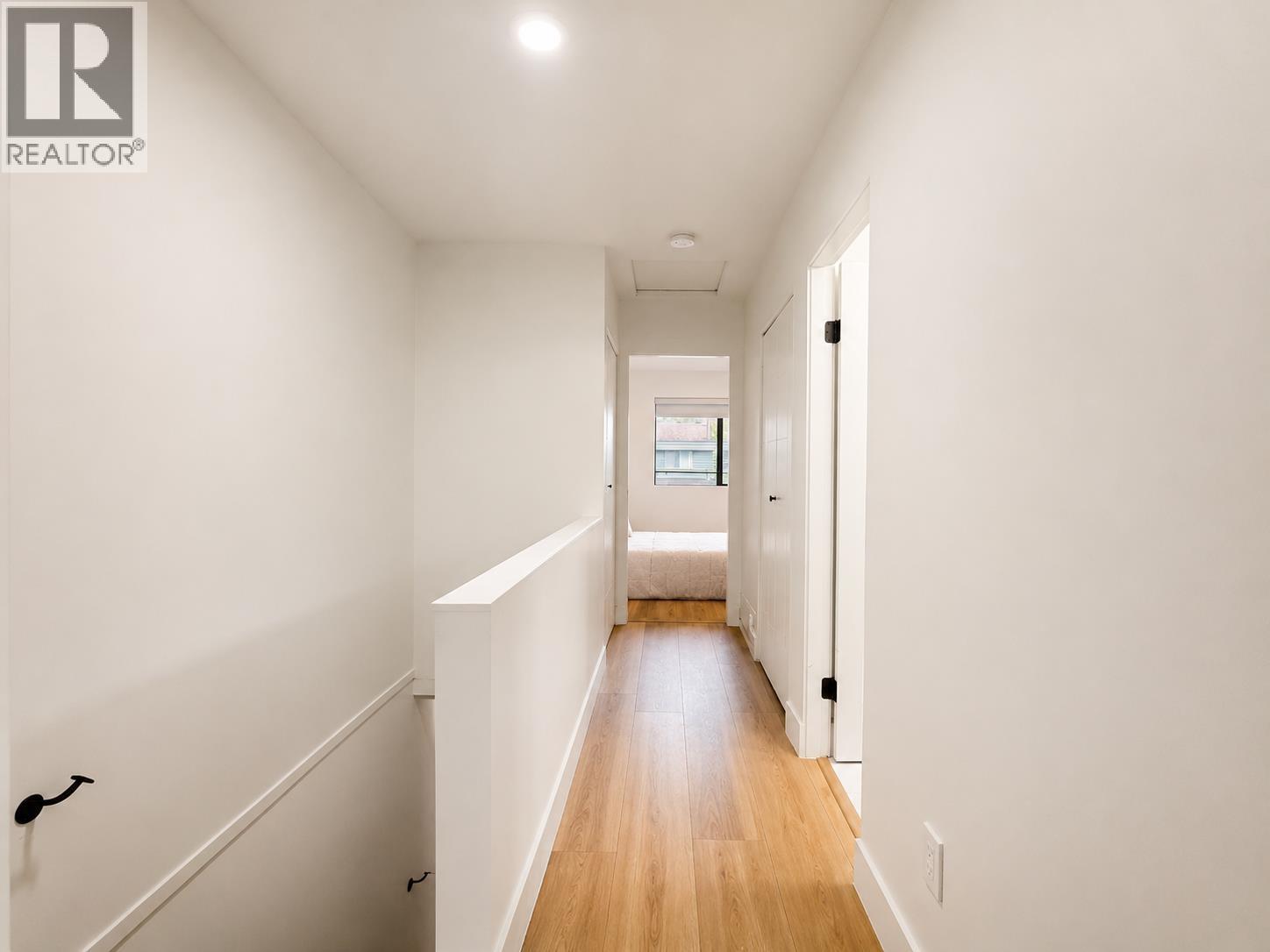 140 3031 Williams Road Property Photo 2