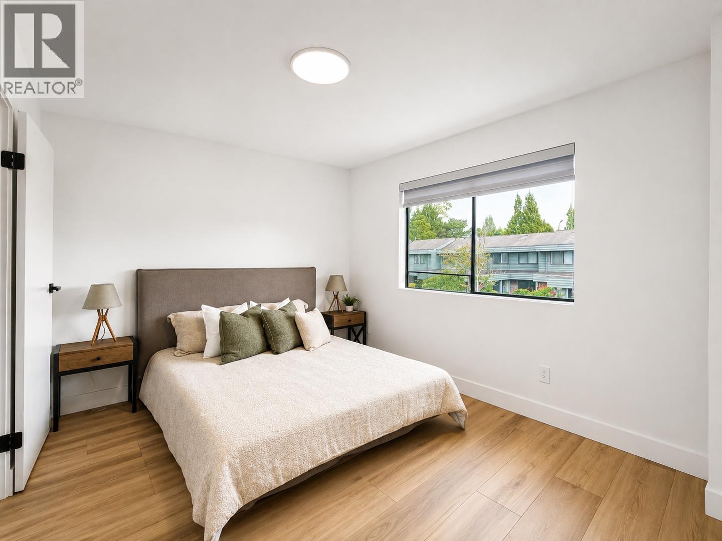 140 3031 Williams Road Property Photo 7