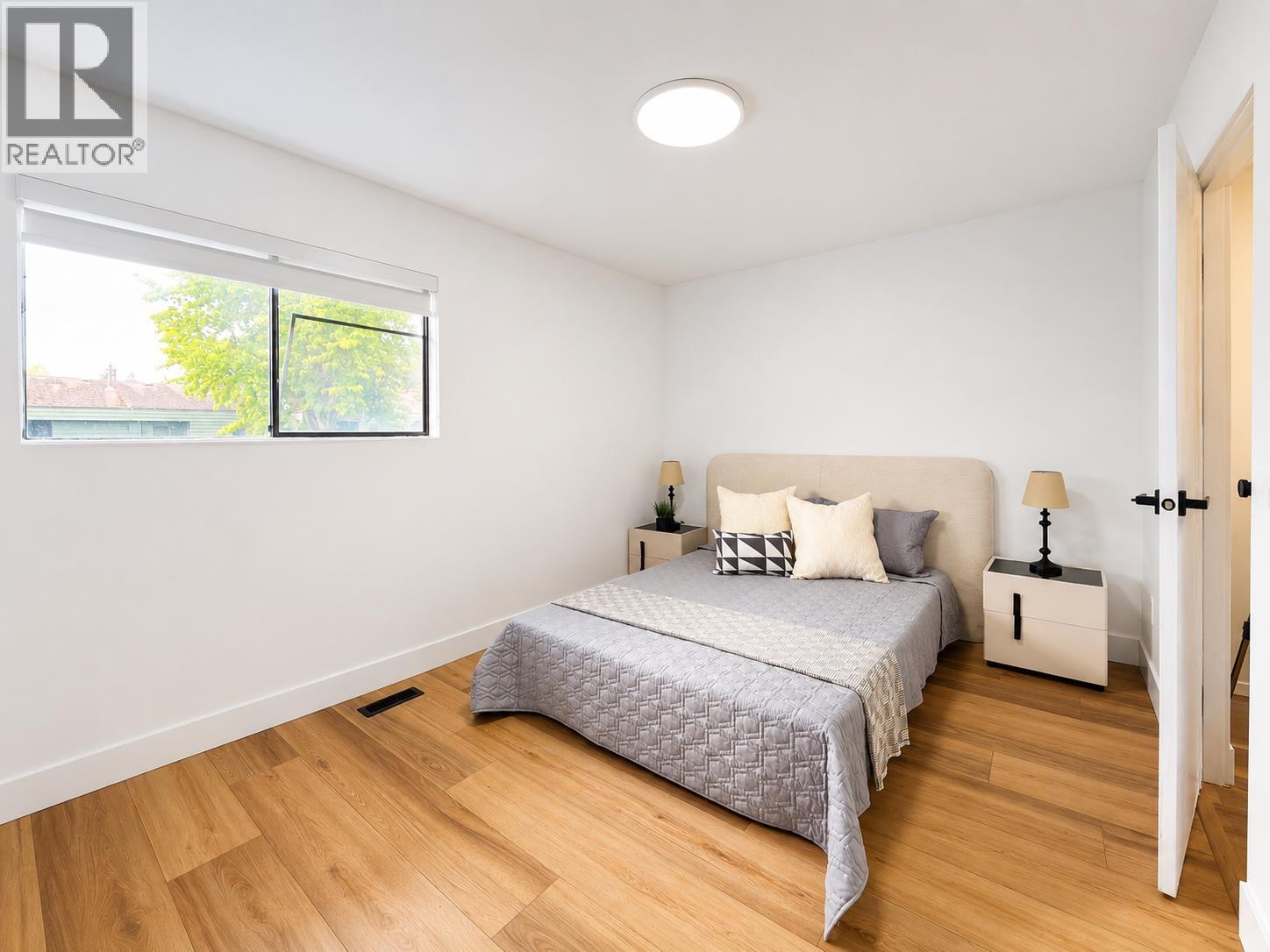 140 3031 Williams Road Property Photo 8