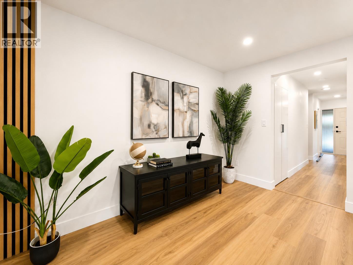 140 3031 Williams Road Property Photo 10