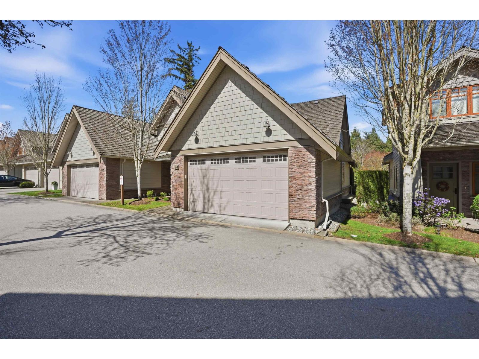 14 3122 160th Street Property Photo 1