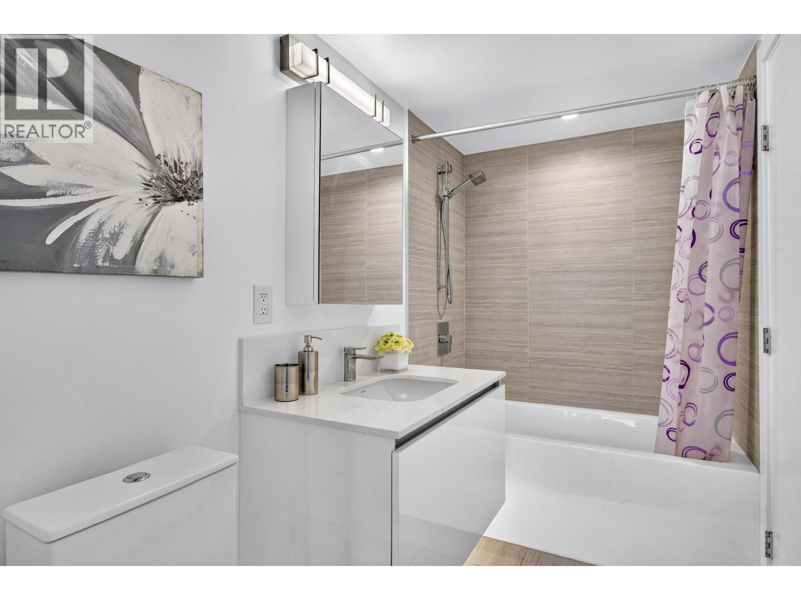 611 5788 Gilbert Road Property Photo 10
