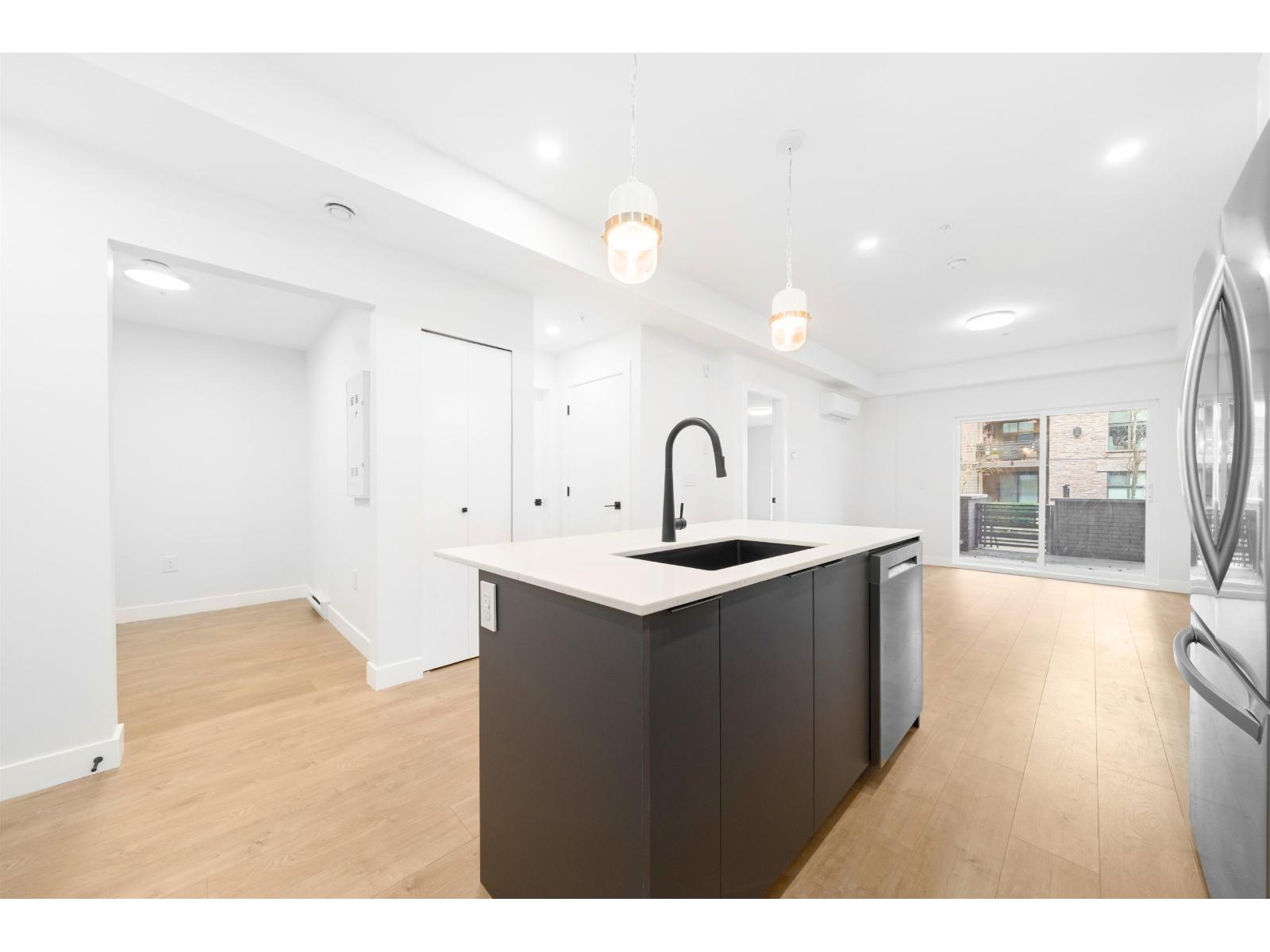 101 15353 17 Avenue Property Photo 8