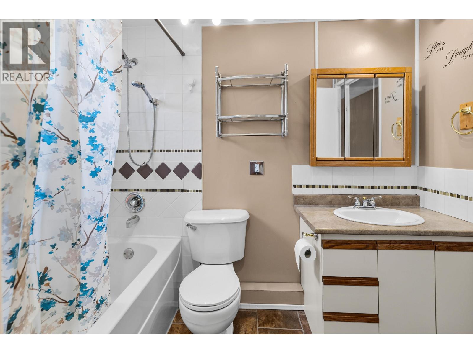 21 7170 Hart Highway Property Photo 18