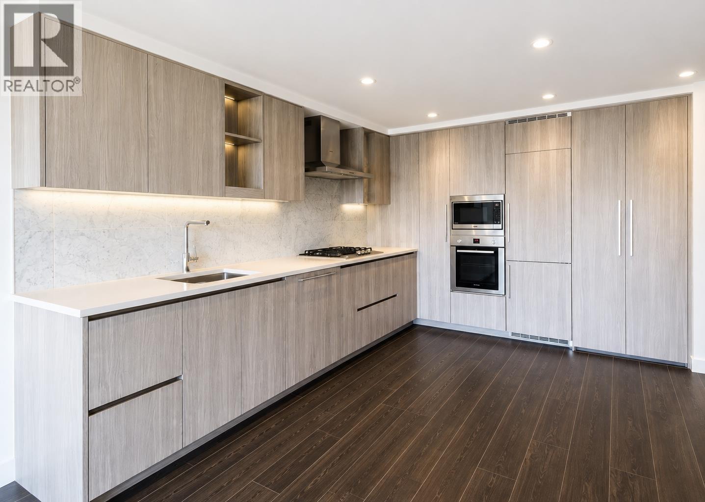 407 4720 Lougheed Highway Property Photo 3