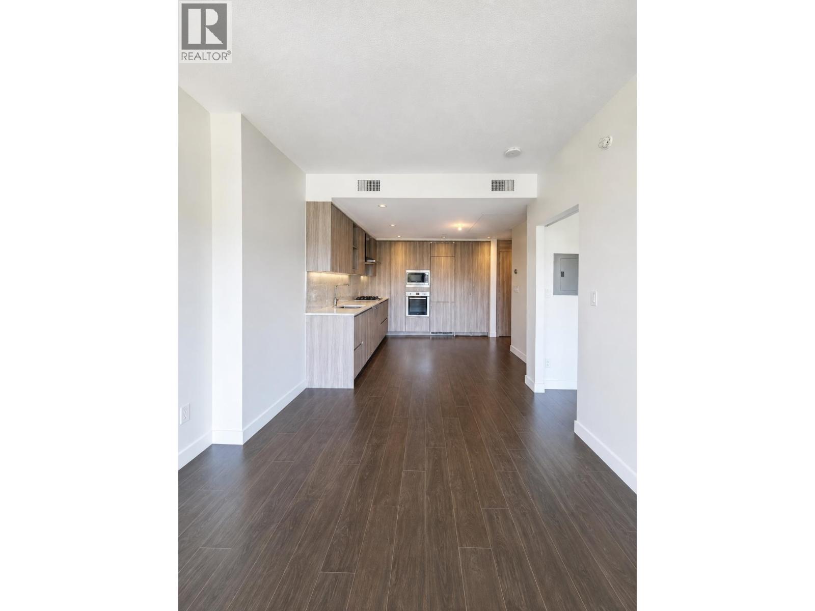 407 4720 Lougheed Highway Property Photo 6