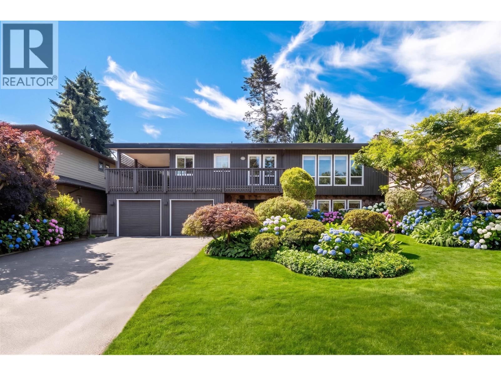 5372 5b Avenue Property Photo 1