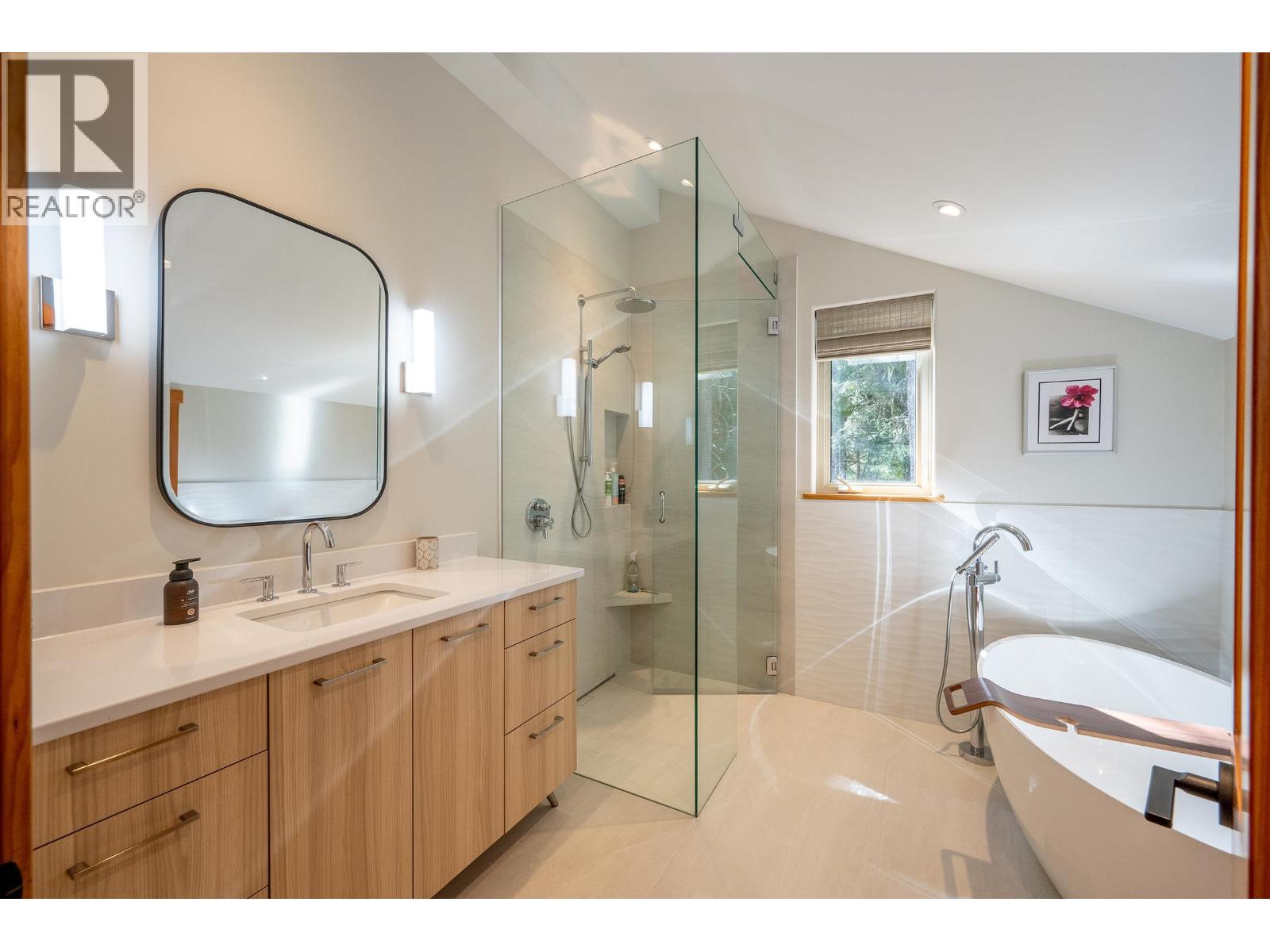 3125 Hawthorne Place Property Photo 13