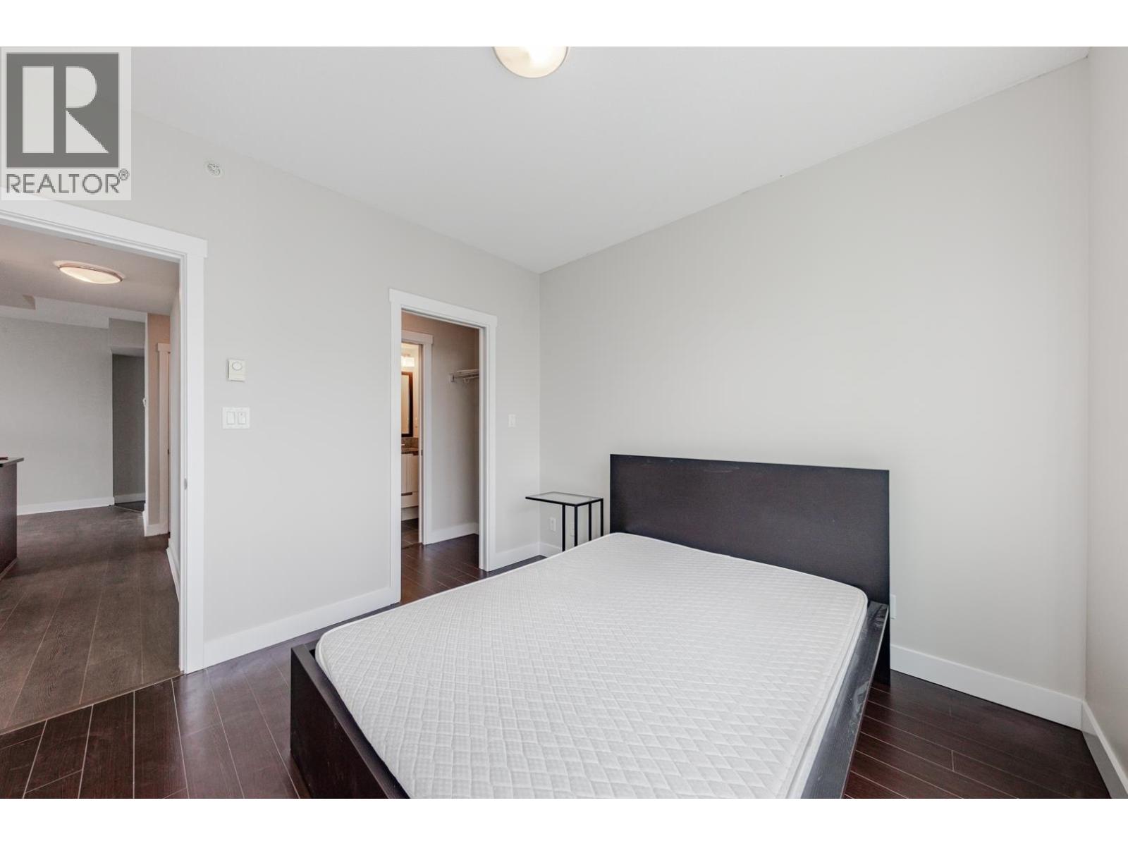 2707 2968 Glen Drive Property Photo 14