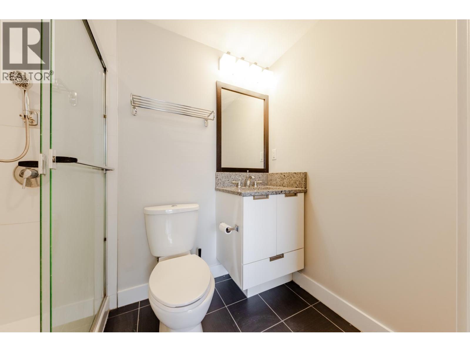 2707 2968 Glen Drive Property Photo 17
