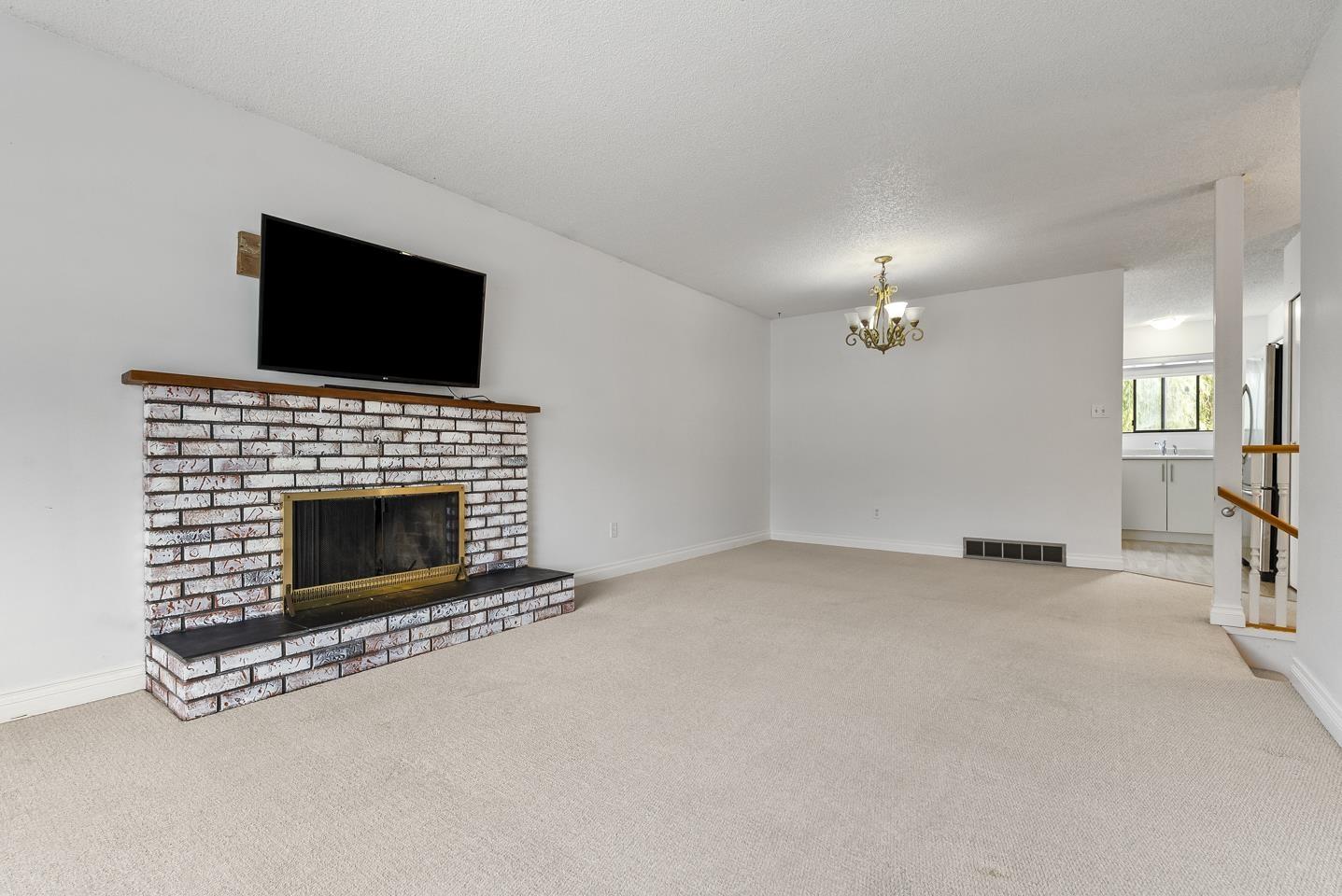 2369 Wakefield Court Property Photo 3