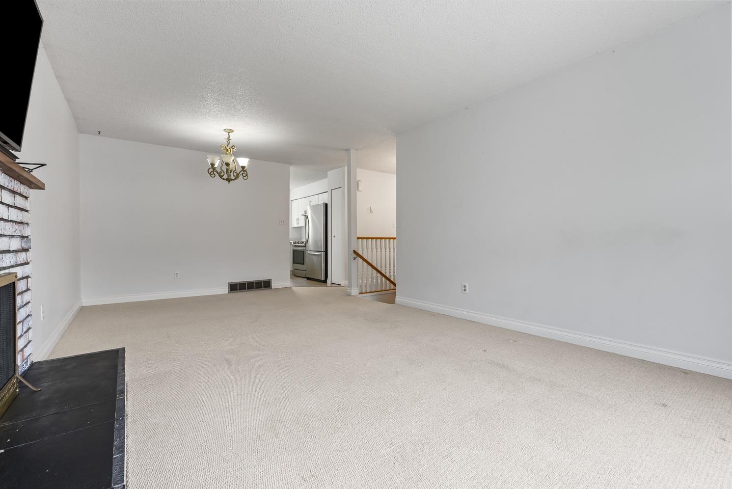 2369 Wakefield Court Property Photo 5