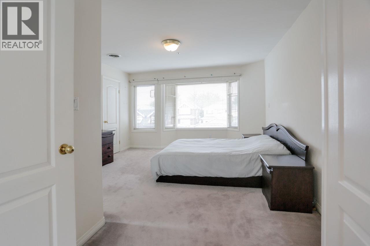 6333 Butler Street Property Photo 11