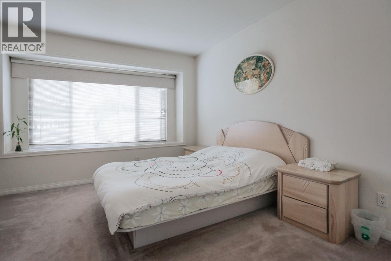 6333 Butler Street Property Photo 14