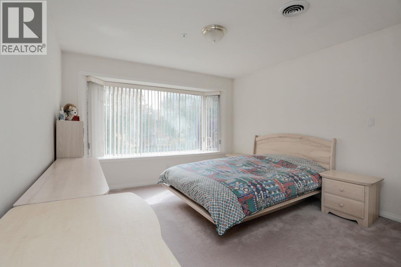 6333 Butler Street Property Photo 17