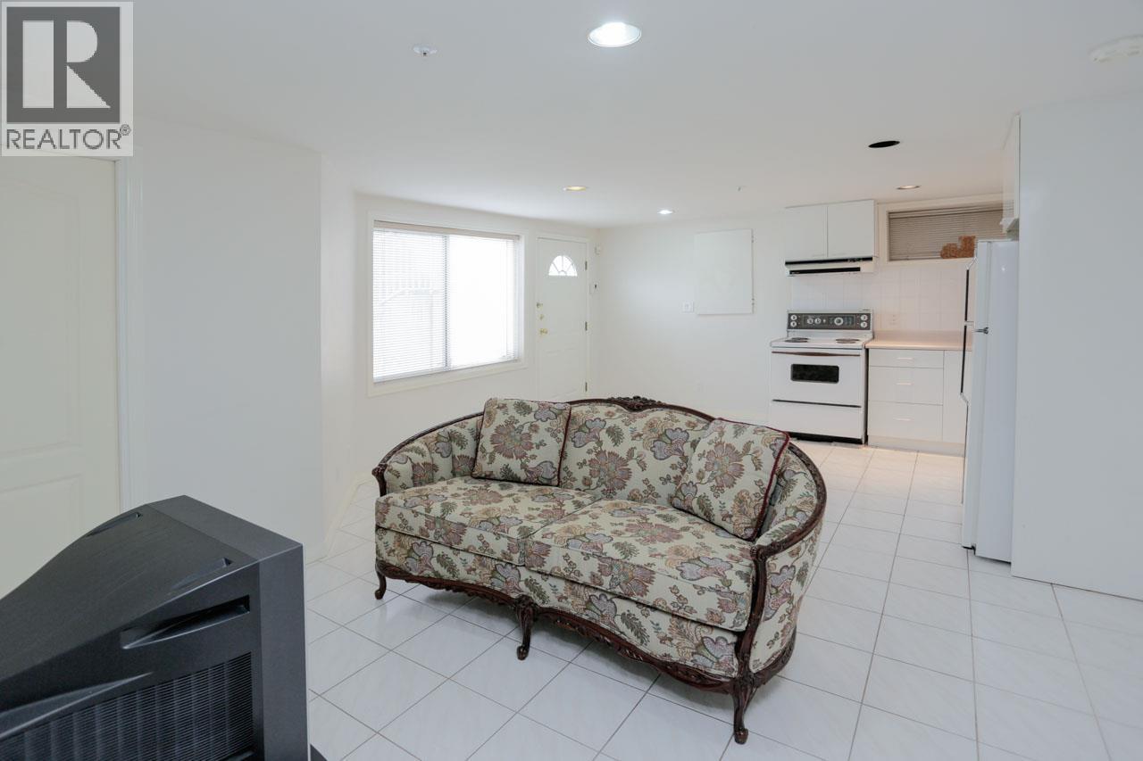 6333 Butler Street Property Photo 19