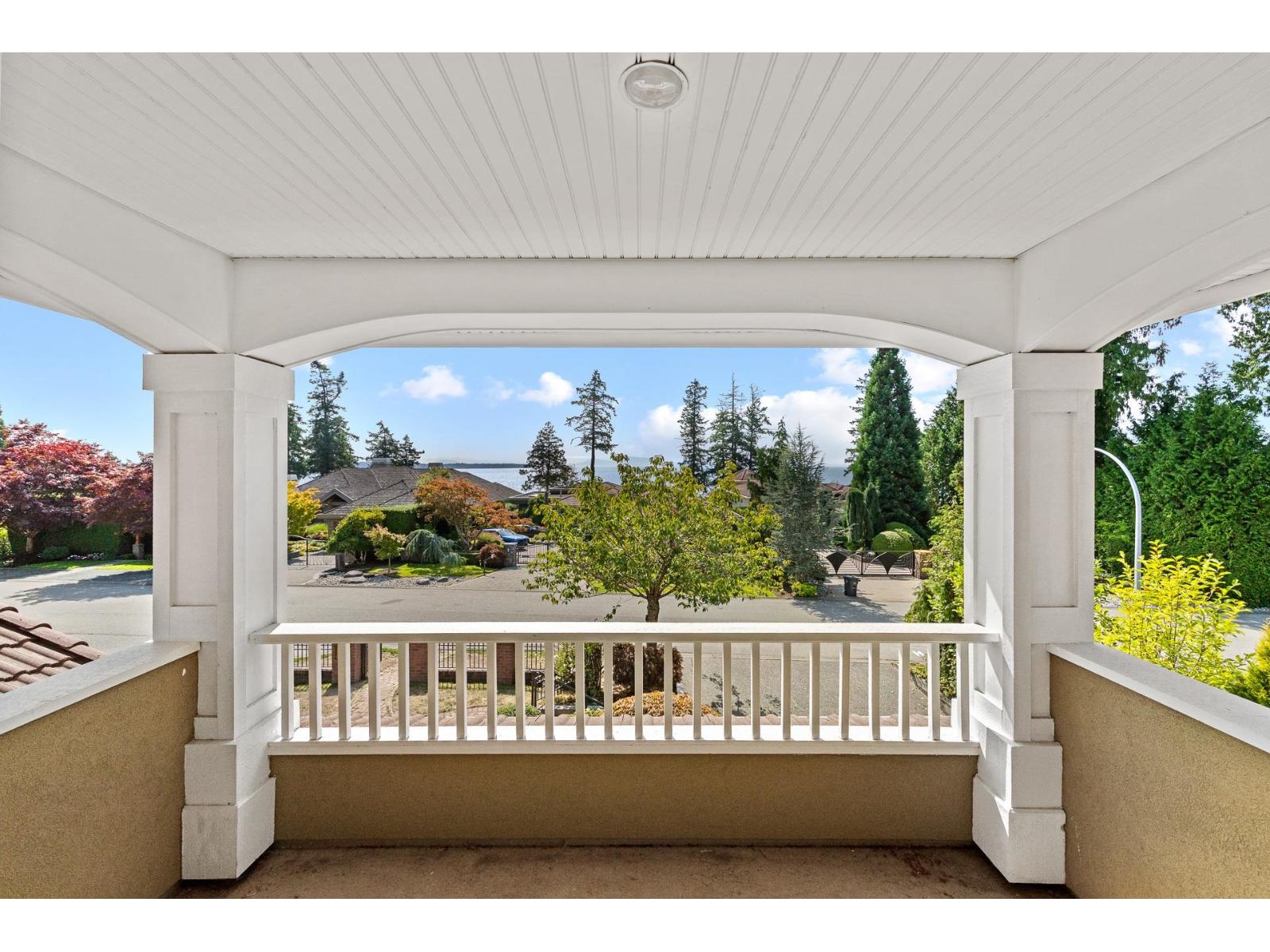 13477 13a Avenue Property Photo 2