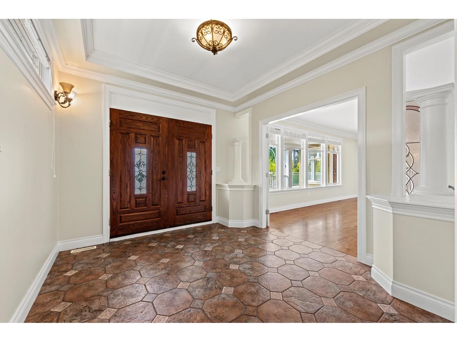 13477 13a Avenue Property Photo 6