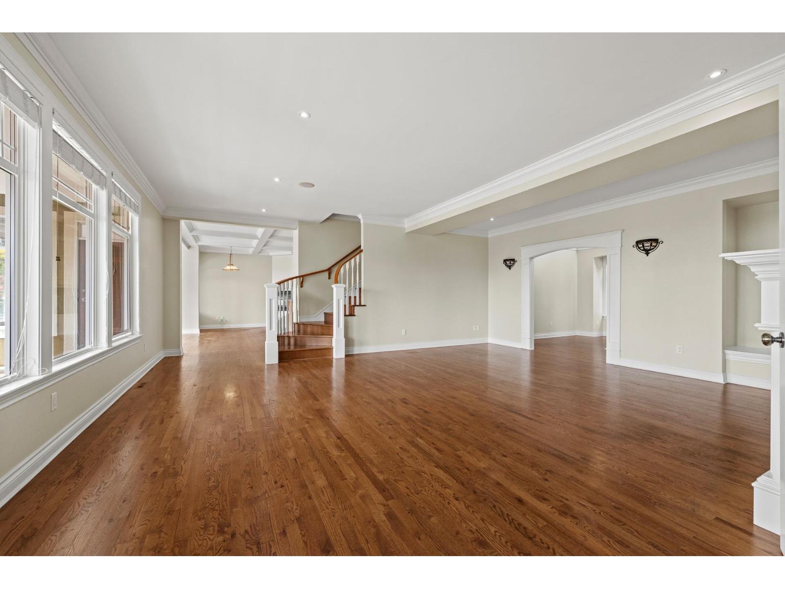 13477 13a Avenue Property Photo 7