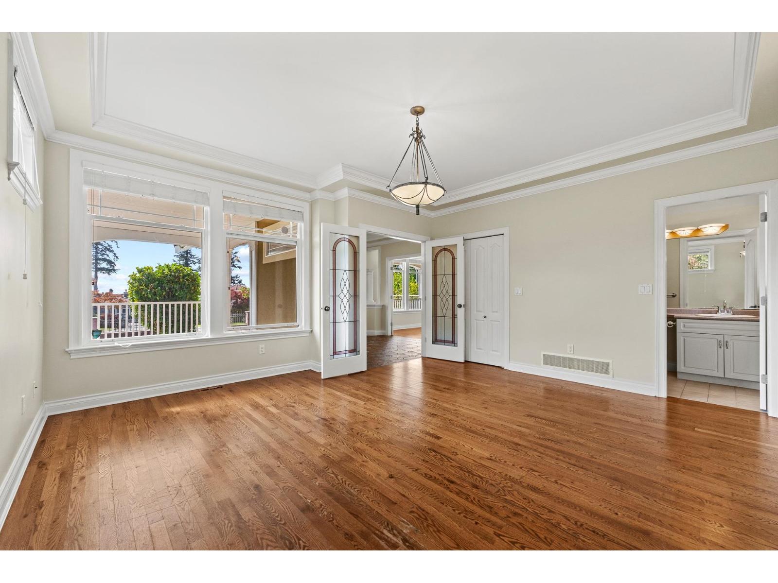 13477 13a Avenue Property Photo 15