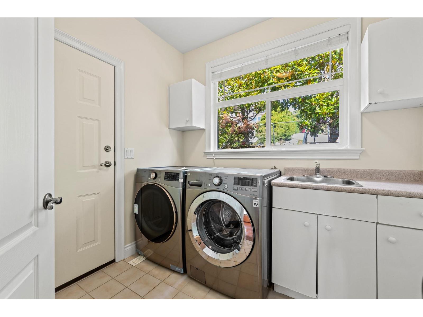 13477 13a Avenue Property Photo 18