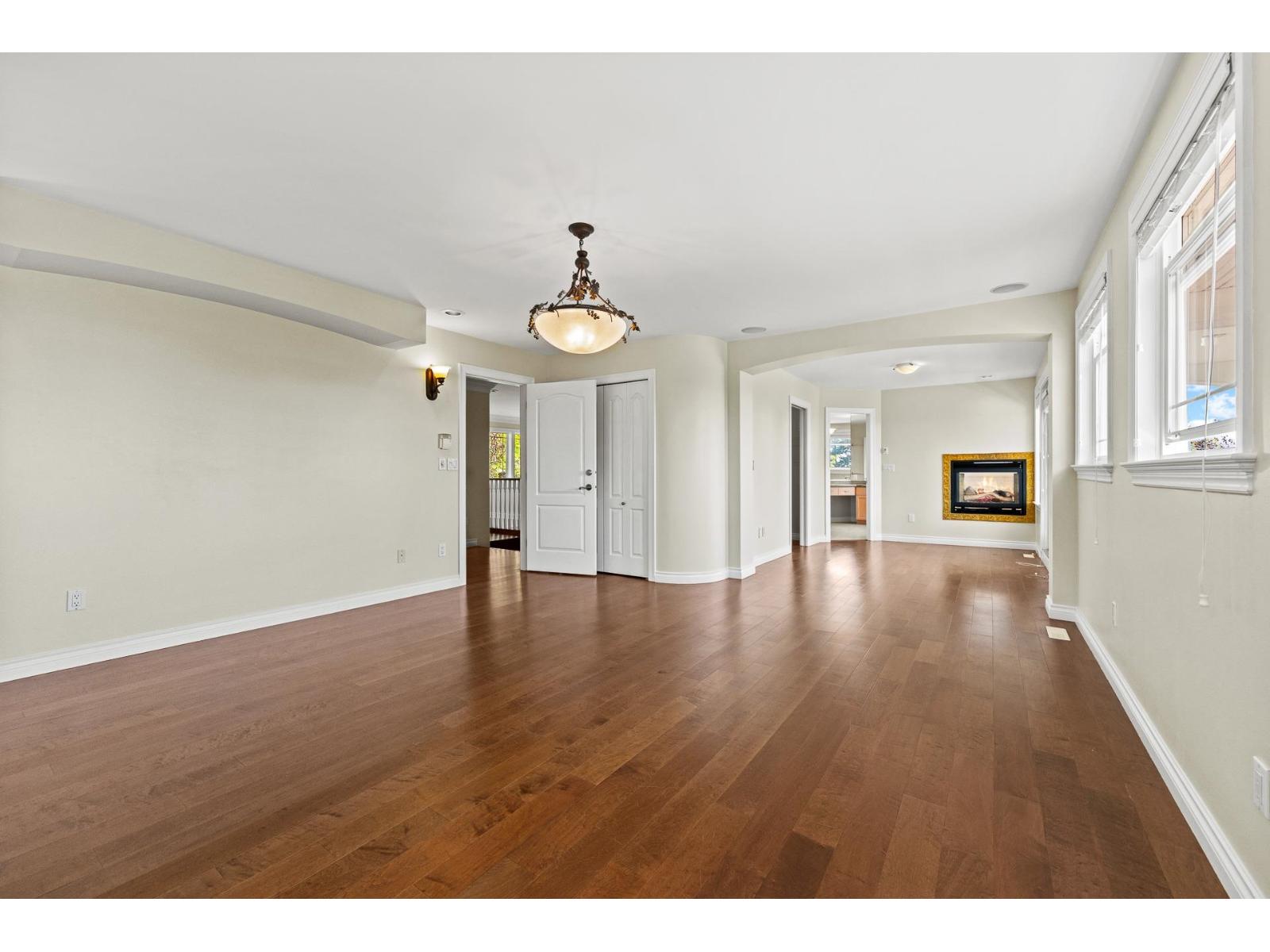 13477 13a Avenue Property Photo 19