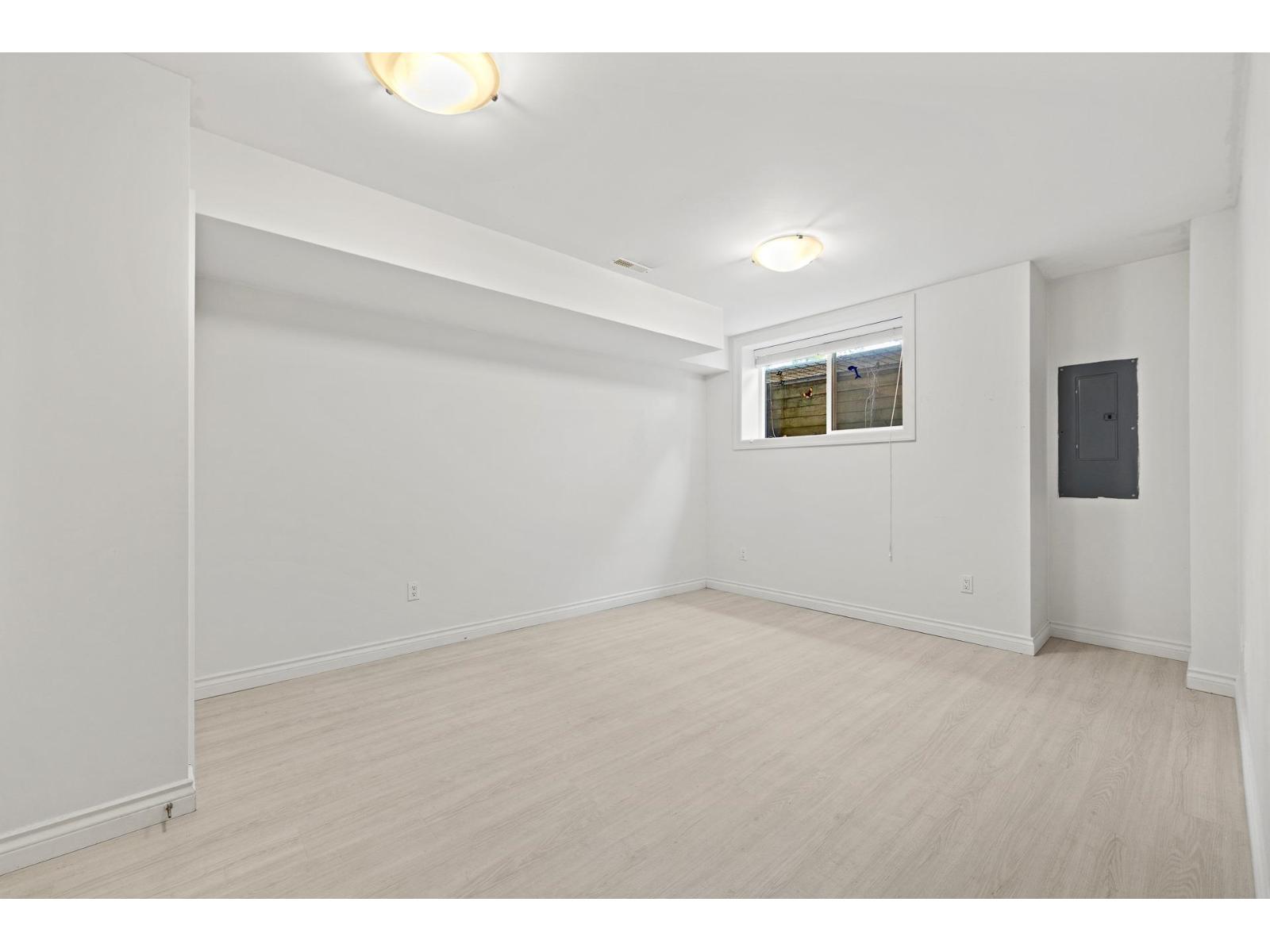13477 13a Avenue Property Photo 31