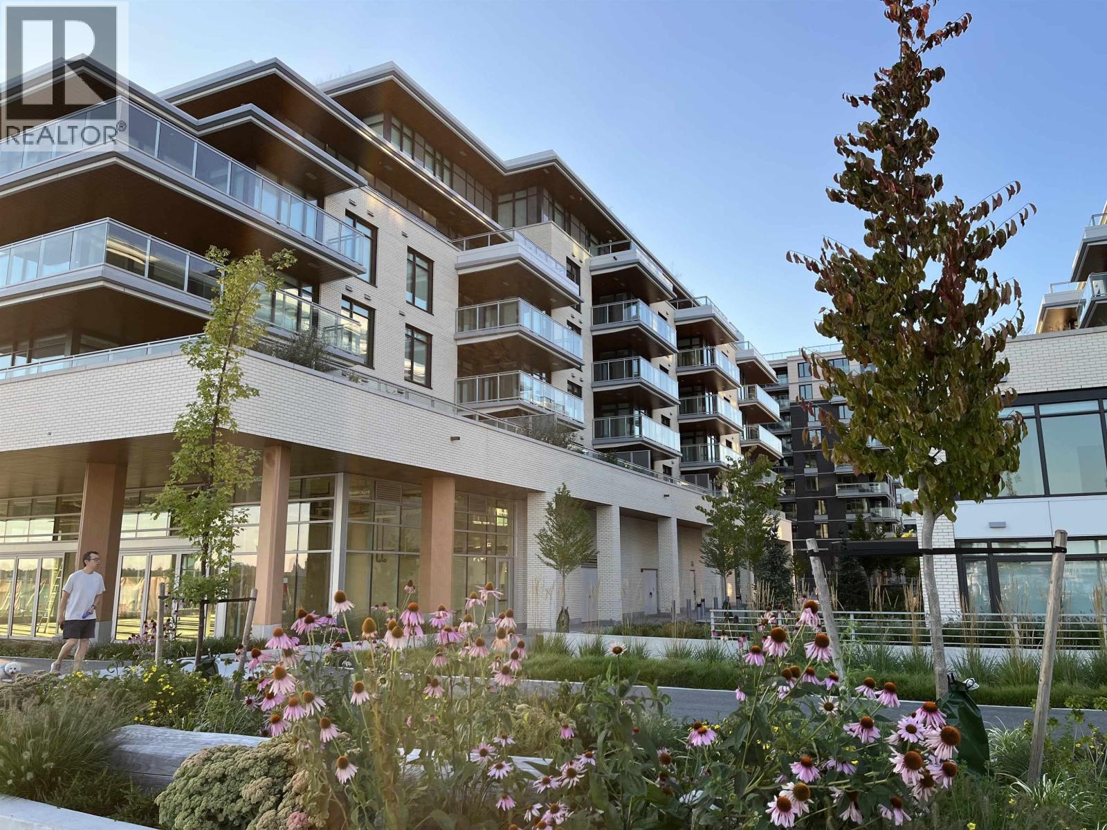 407 785 Harbour Way Property Photo 1
