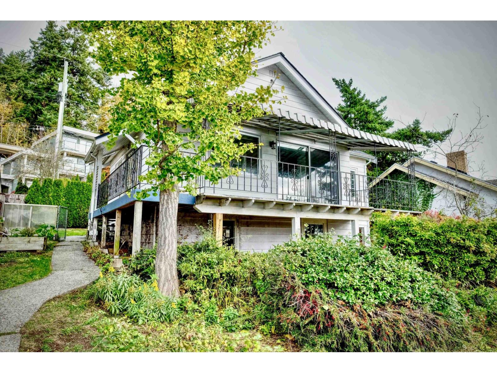 House 14683 West Beach Avenue Property Photo 1