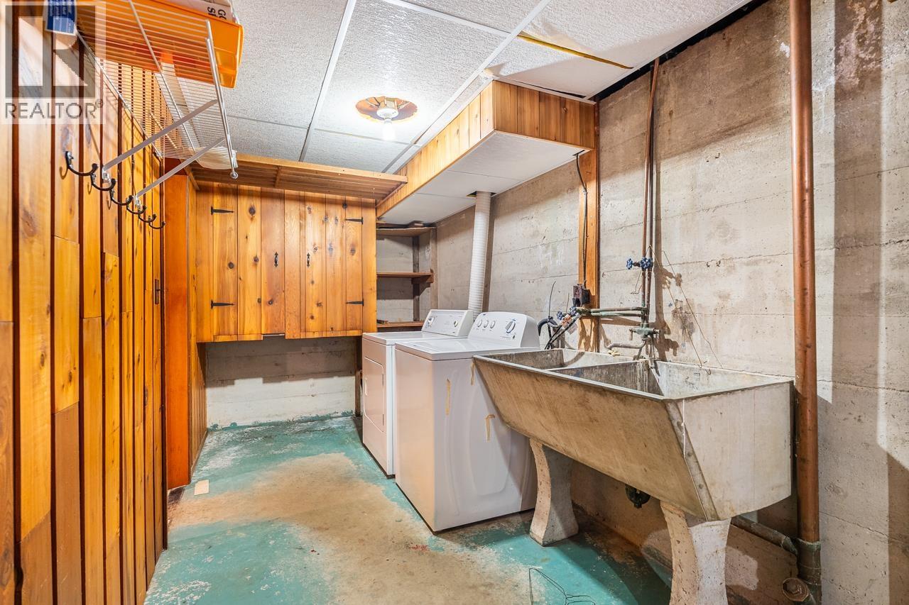 1721 Bowman Avenue Property Photo 35