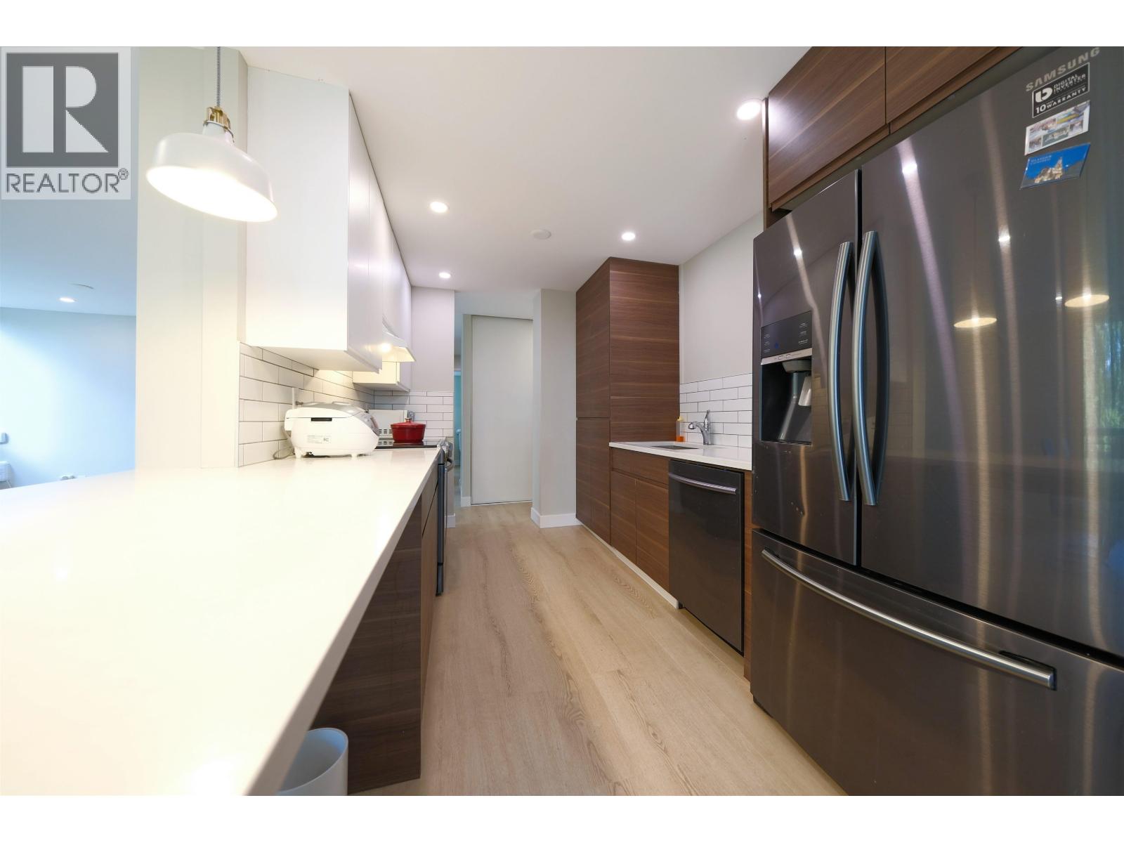 504 3737 Bartlett Court Property Photo 12