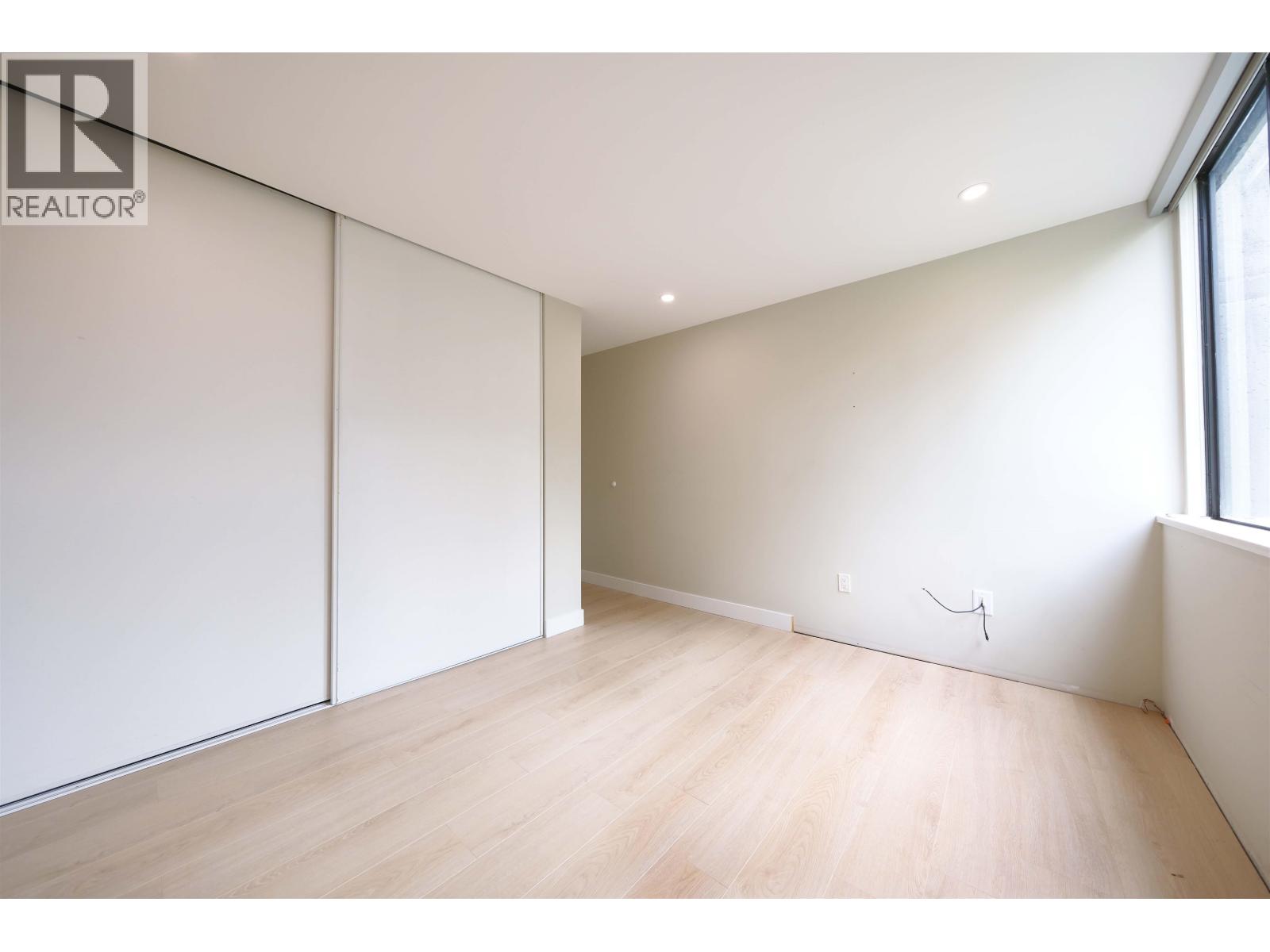 504 3737 Bartlett Court Property Photo 23
