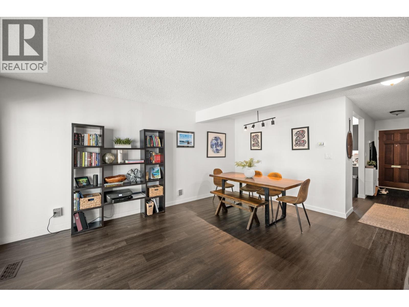 5019 57 Street Property Photo 8