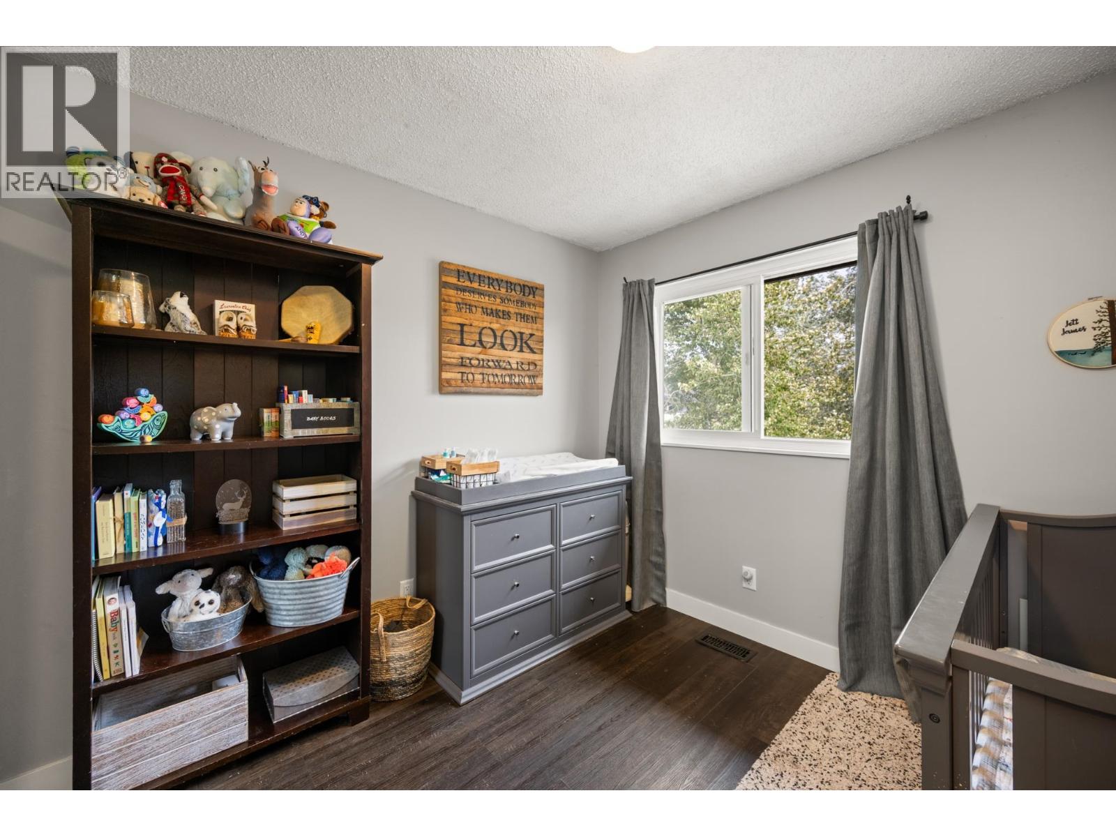 5019 57 Street Property Photo 15