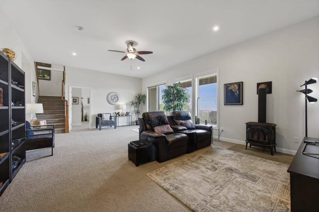 7315 Mount Thurston Drive Property Photo 29
