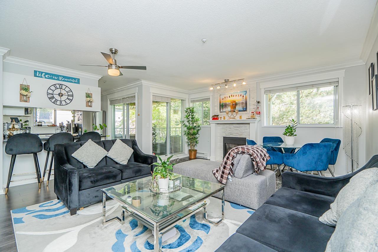 313 13727 74 Avenue Property Photo 1