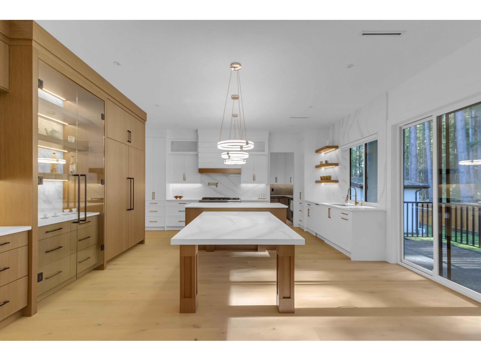 19704 31a Avenue Property Photo 5