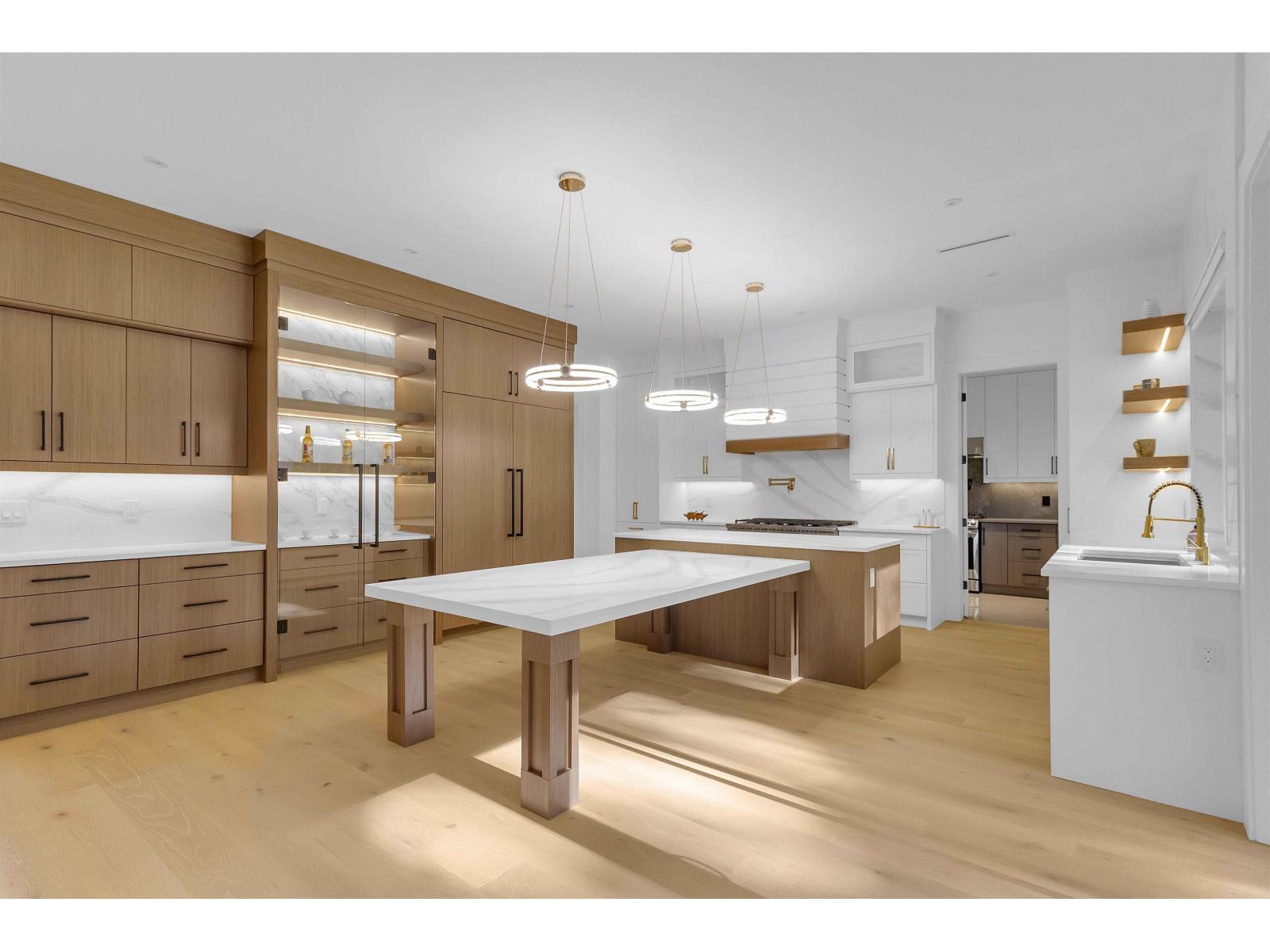 19704 31a Avenue Property Photo 6