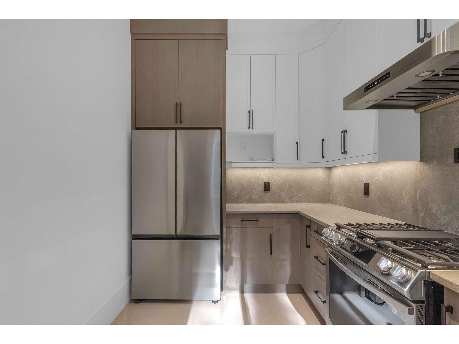 19704 31a Avenue Property Photo 8