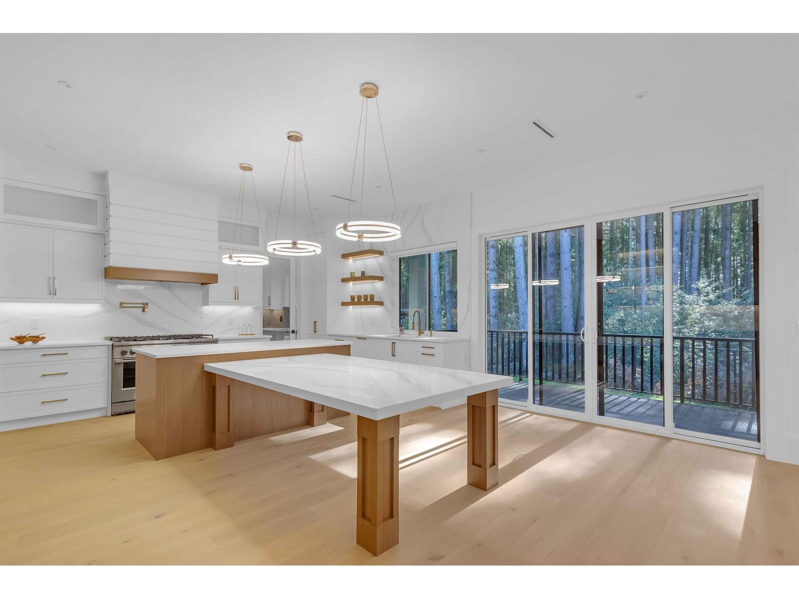 19704 31a Avenue Property Photo 9