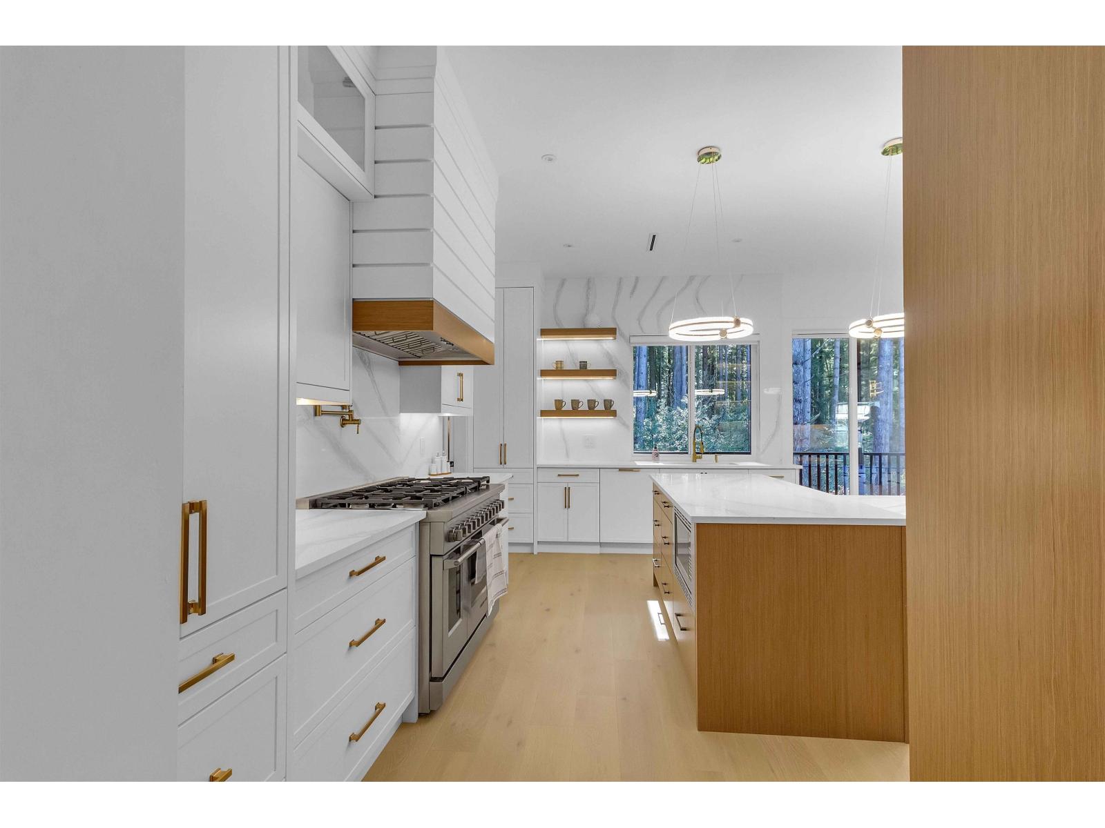 19704 31a Avenue Property Photo 10