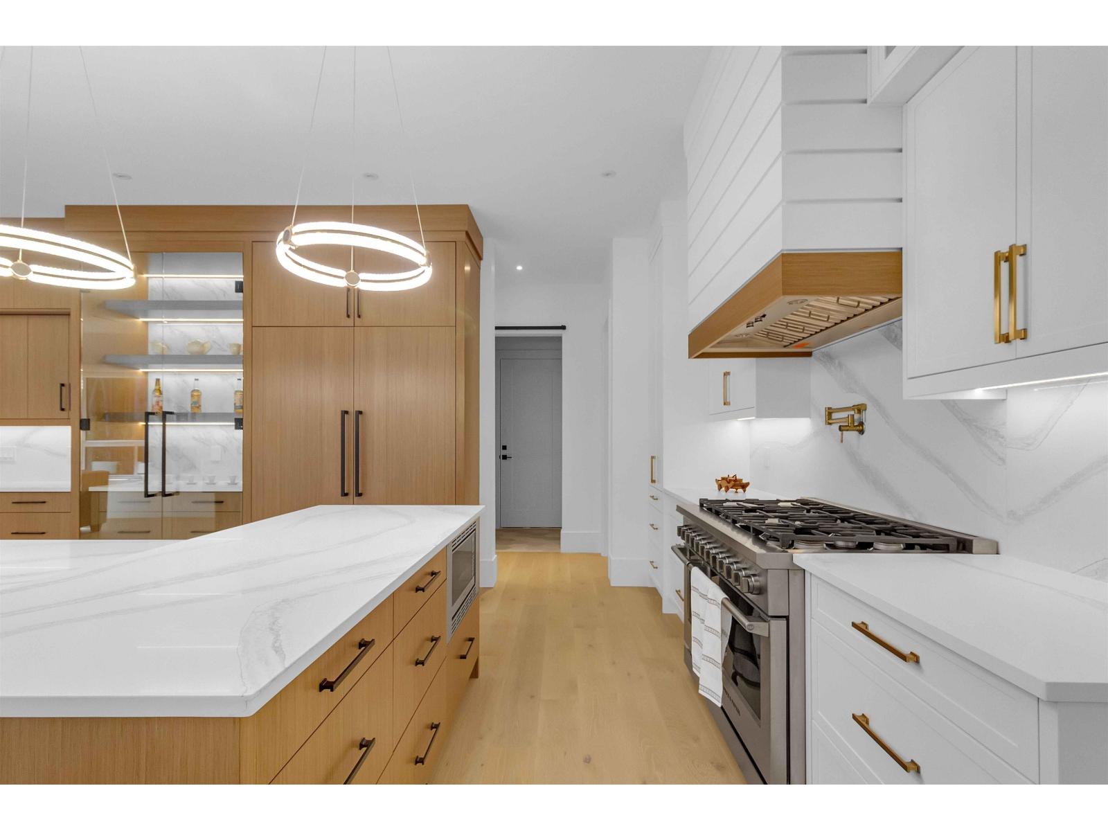 19704 31a Avenue Property Photo 11
