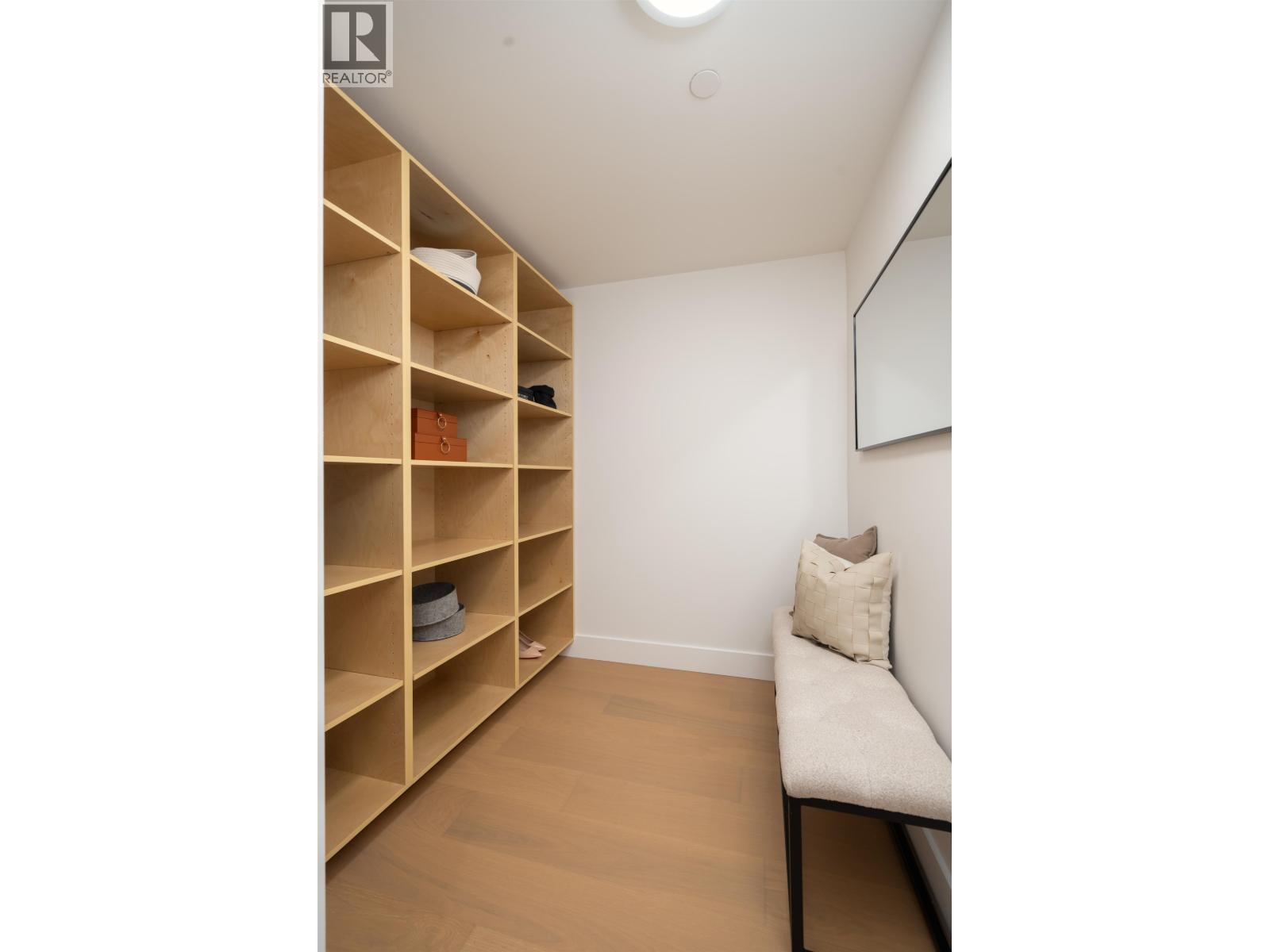 2 2124 E 8 Avenue Property Photo 17