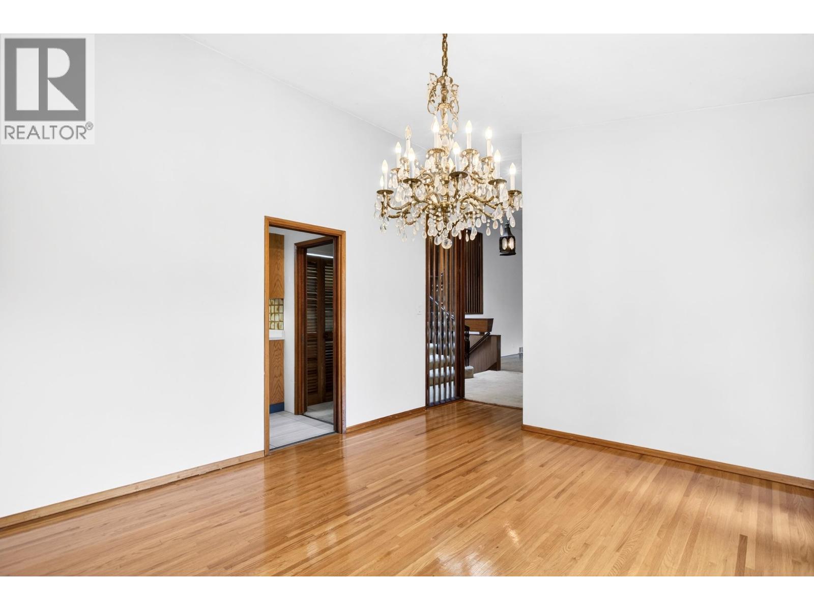 642 W 53rd Avenue Property Photo 12